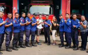 Interview voyageurs : Anne et Yoni et leur tour du monde des casernes de pompiers
